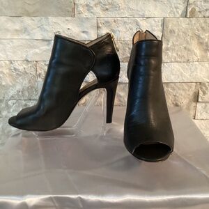 Louise et Cie Ilsabelle Open Toe Booties
